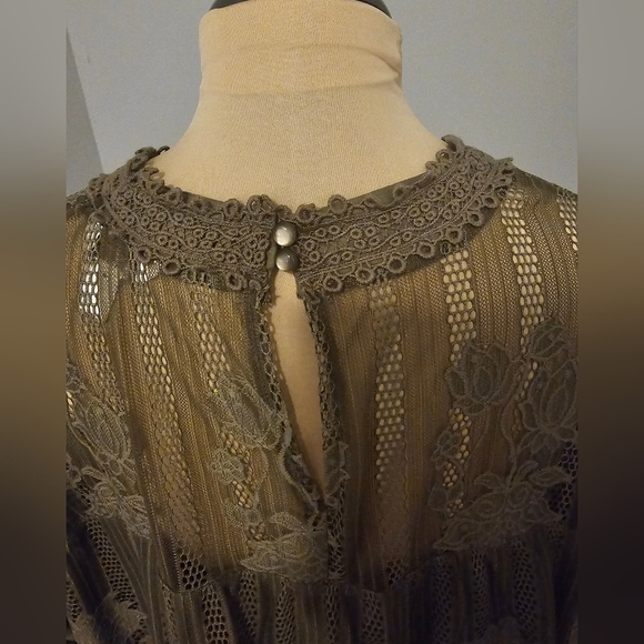 Est. 1946 Army Green Floral Lace Flowy Tunic Plus Size 26/28W New without Tags - Picture 2 of 6